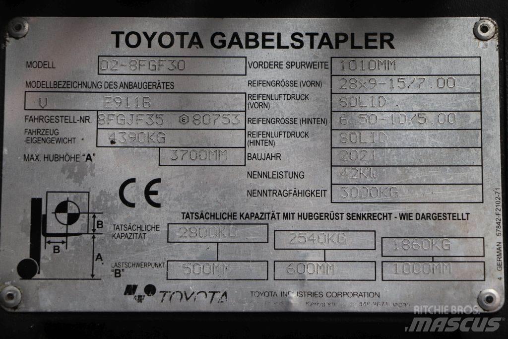 Toyota 02-8FGF30 Plinski viličari