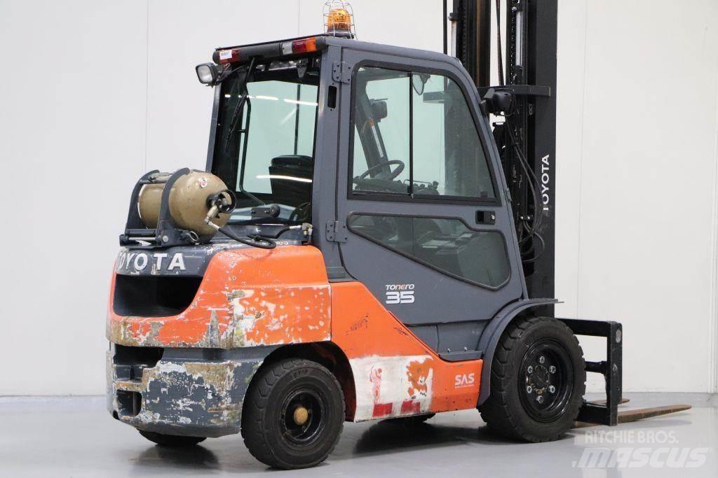 Toyota 02-8FGJF35 Plinski viličari
