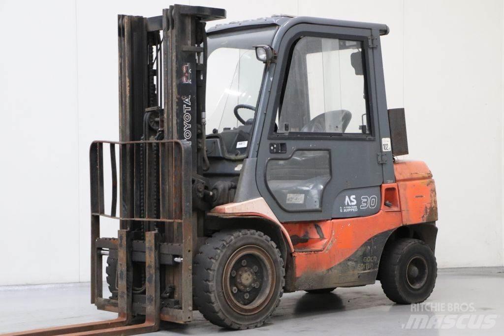 Toyota 62-7FDF30 Dizelski viličari