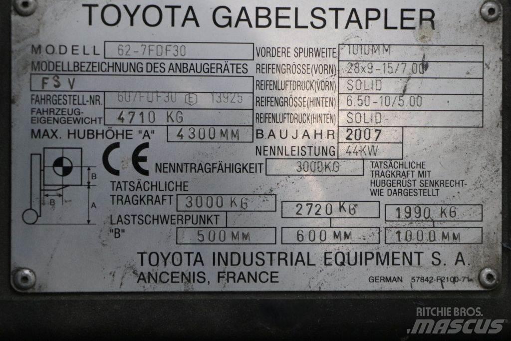 Toyota 62-7FDF30 Dizelski viličari