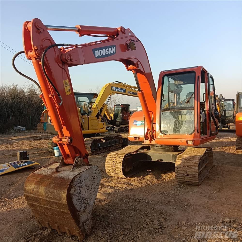 Doosan DH 70 Bageri gusjeničari