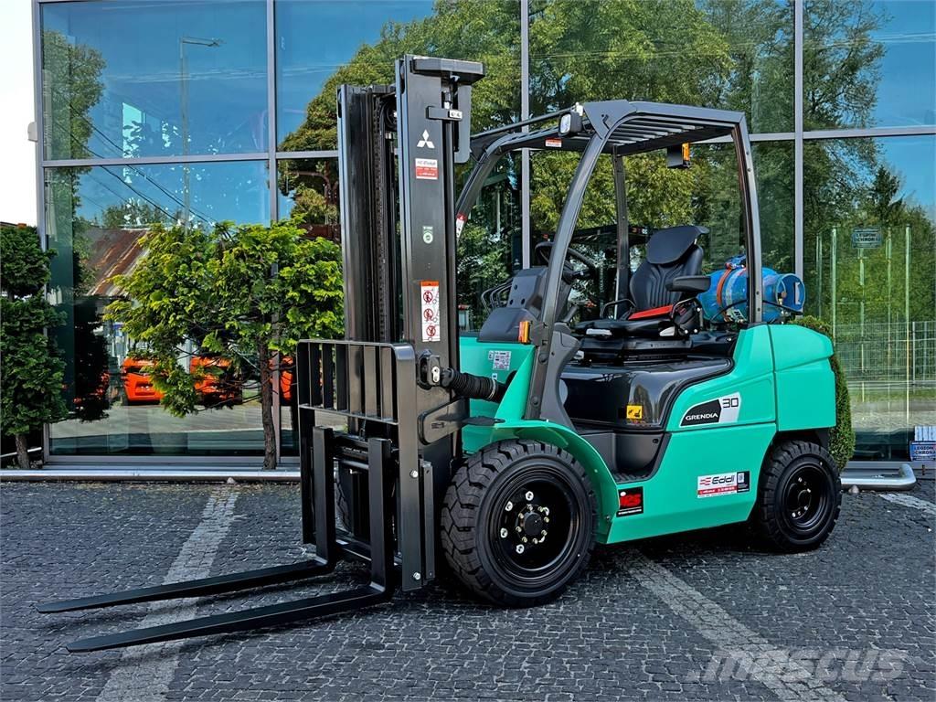 Mitsubishi FG30N Plinski viličari