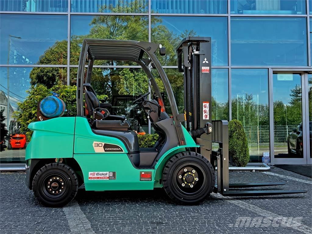 Mitsubishi FG30N Plinski viličari