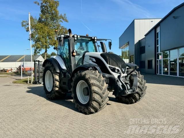 Valtra T214 Versu Traktori