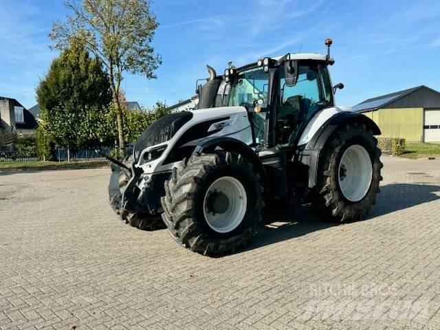 Valtra T214 Versu Traktori