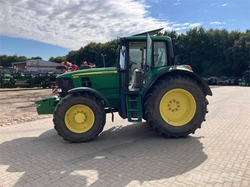 John Deere 6830 Traktori