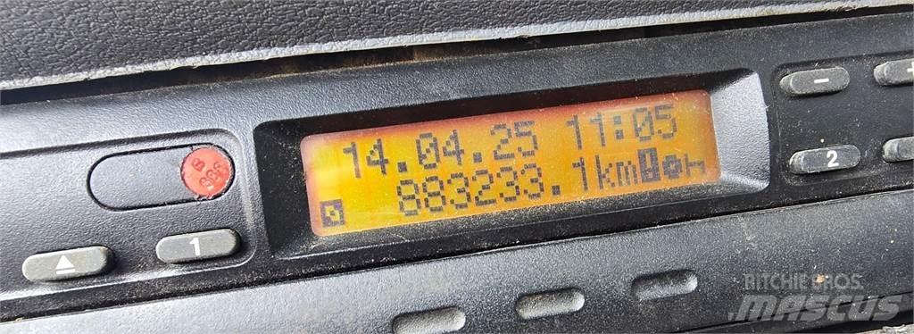 Sisu E12M 8X4 Kiper kamioni