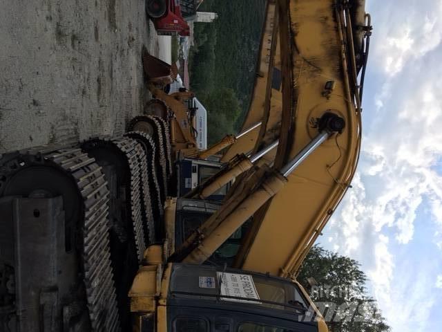 Komatsu 450 Bageri gusjeničari