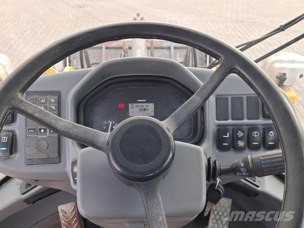 Volvo L 30 G Utovarivači na kotačima