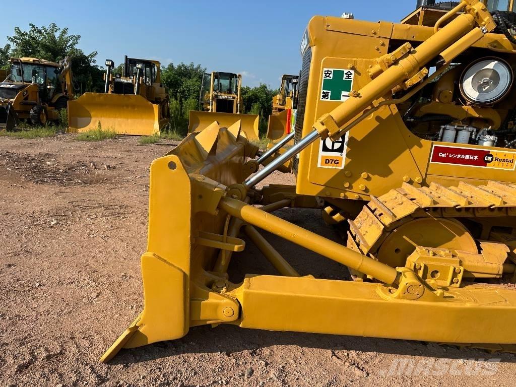 CAT D7G Buldožeri gusjeničari