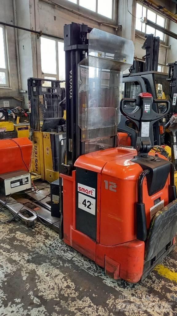 Toyota 7SLL12.5 Samopogonski ručni viličari