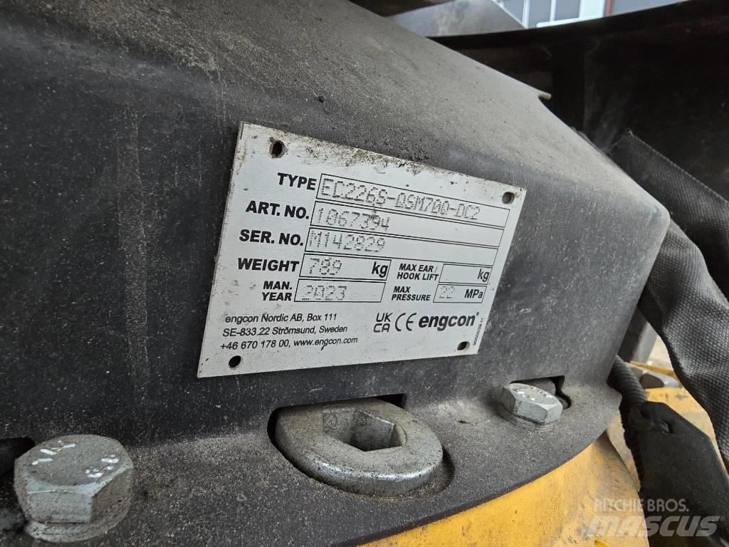 Komatsu PC 228 US-11 Bageri gusjeničari