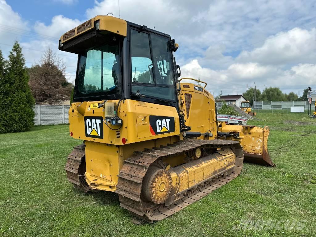 CAT D 4 K 2 XL Buldožeri gusjeničari