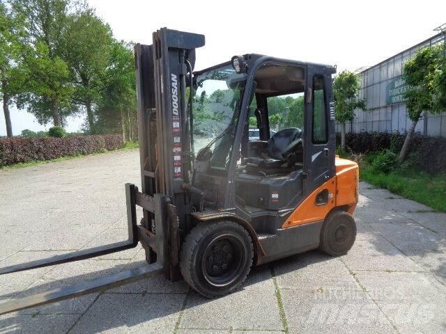 Doosan D35C-7 Dizelski viličari