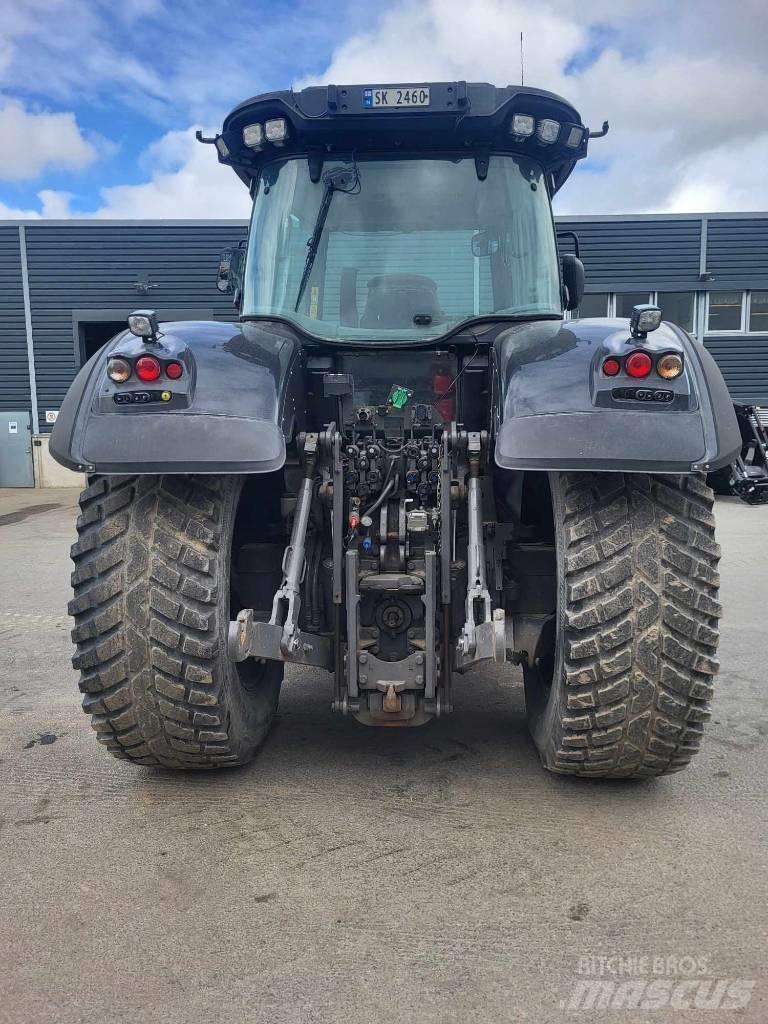 Valtra S 233 Traktori