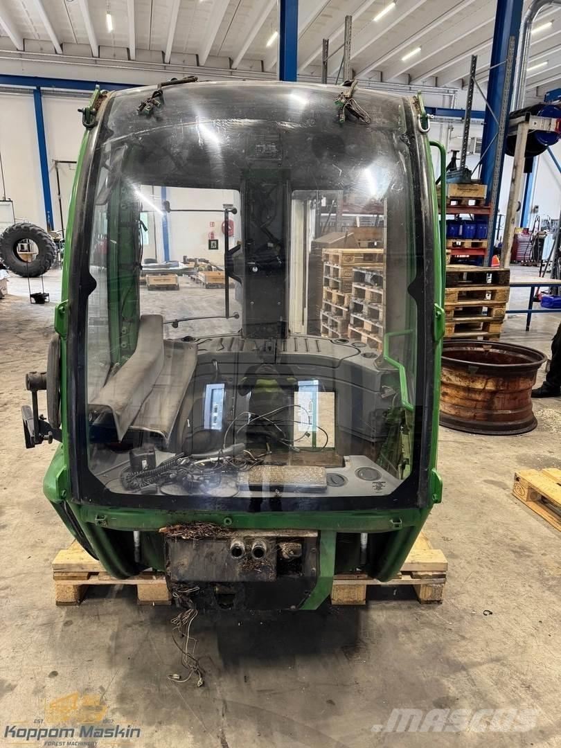 John Deere 1210E Kabine i unutrašnjost