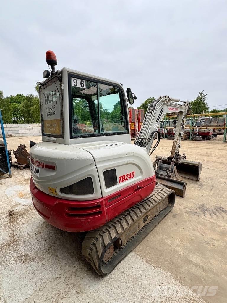 Takeuchi TB 240 Mini bageri <7t