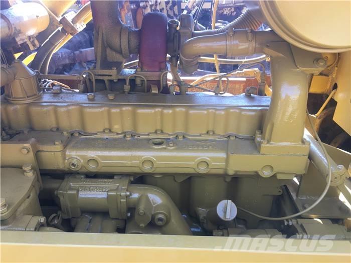CAT D 6 D Buldožeri gusjeničari