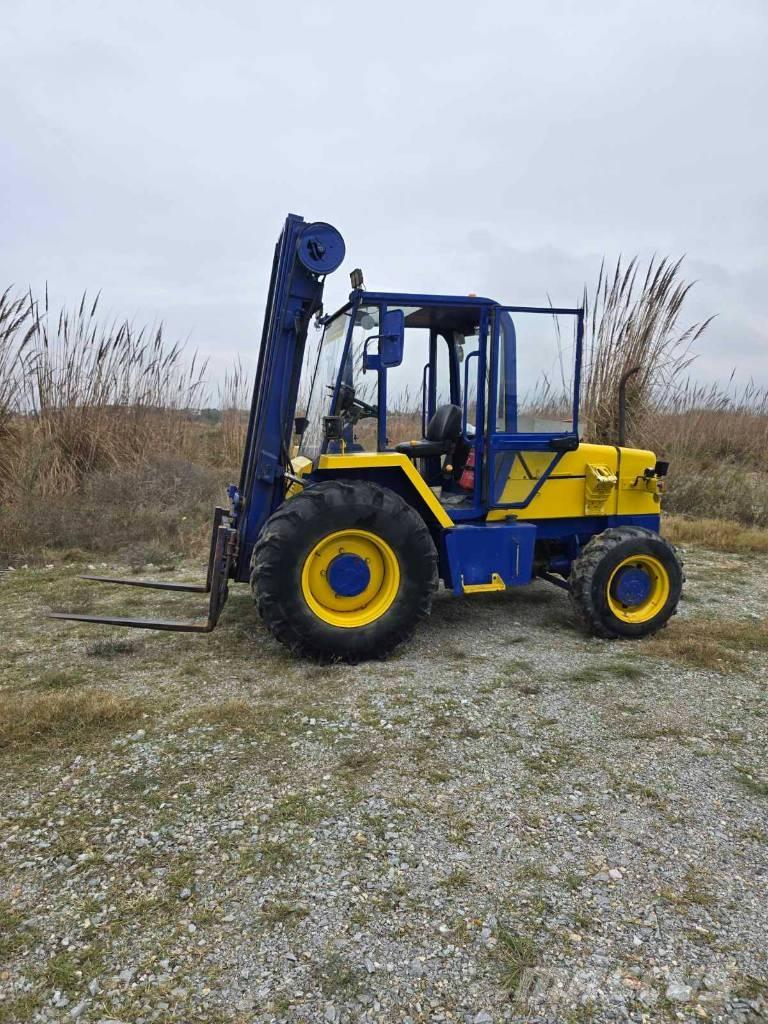 JCB 926 Terenski viličar