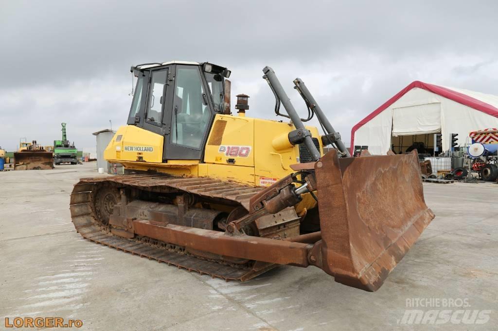 New Holland D 180 Buldožeri gusjeničari