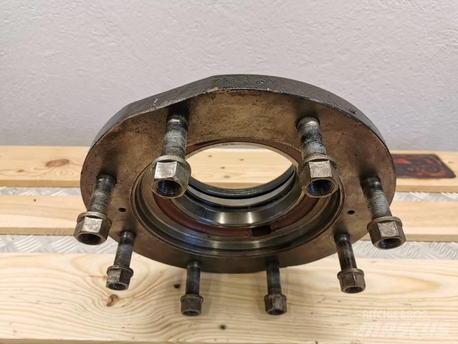 JLG 307 wheel hub Gume, kotači i naplatci