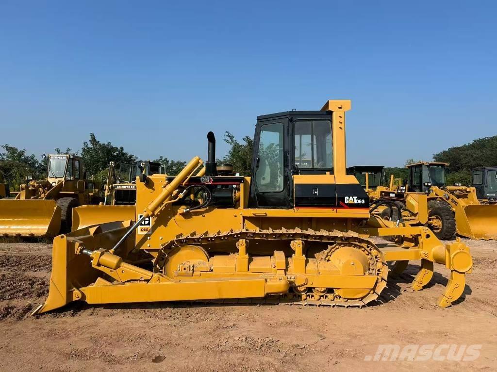 CAT D6G Buldožeri gusjeničari
