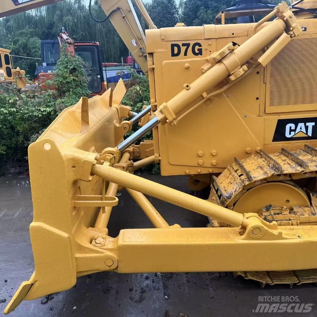 CAT D 7 G Buldožeri gusjeničari