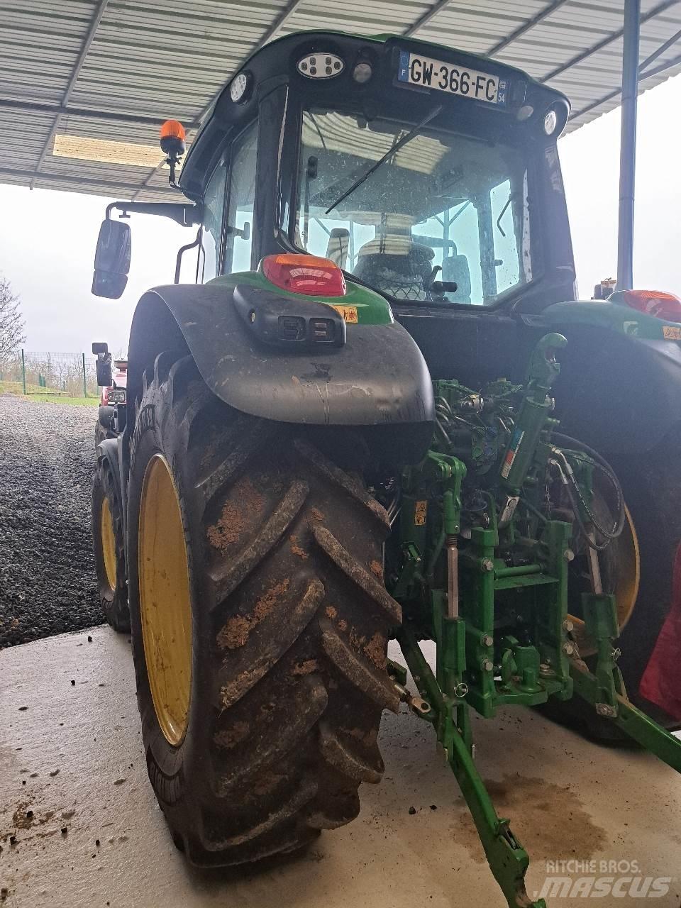 John Deere 6120 M Traktori