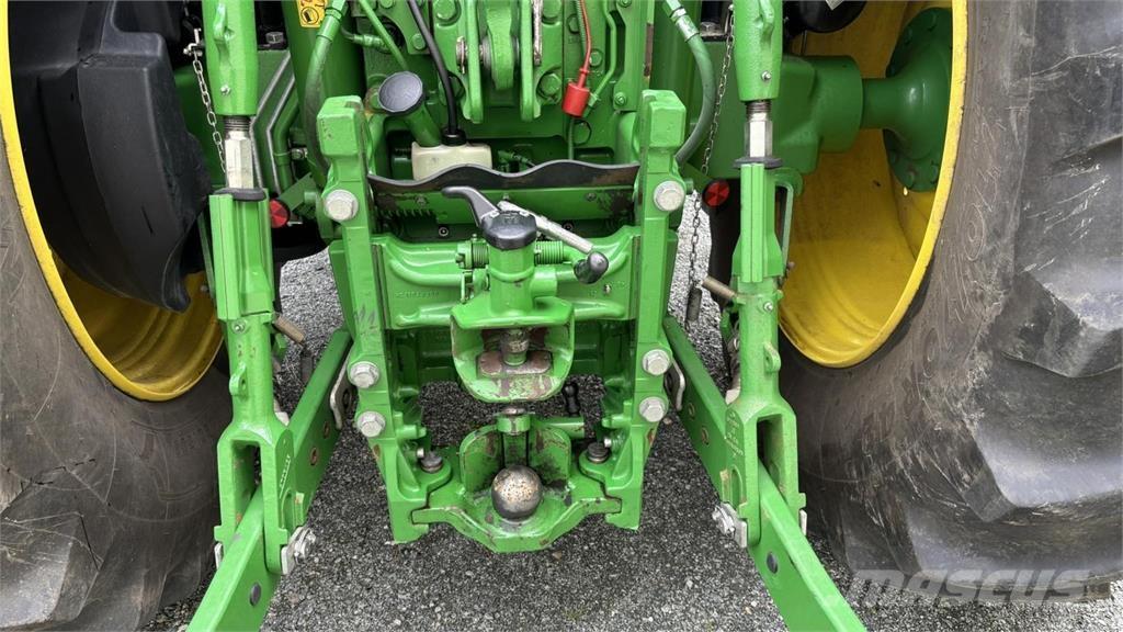 John Deere 6R195 Traktori