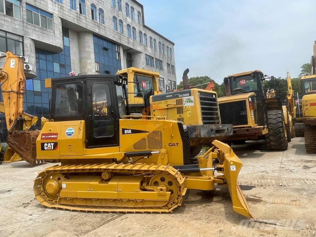 CAT D 5 K Buldožeri gusjeničari