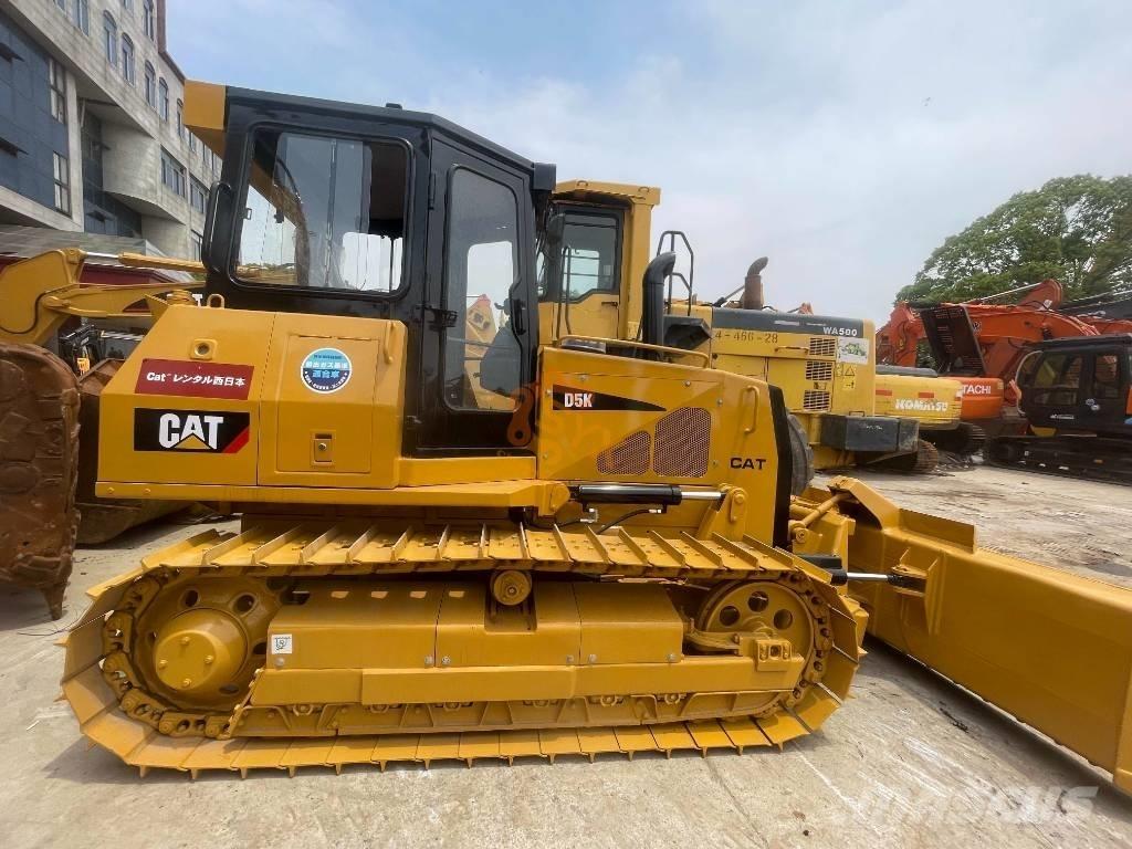 CAT D 5 K Buldožeri gusjeničari