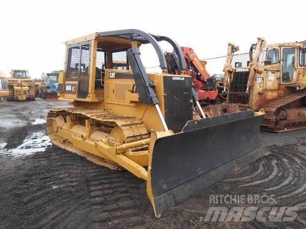 CAT D6G Buldožeri gusjeničari