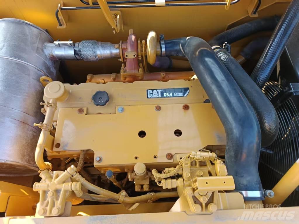 CAT CAT320DL Midi bageri 7t – 12t