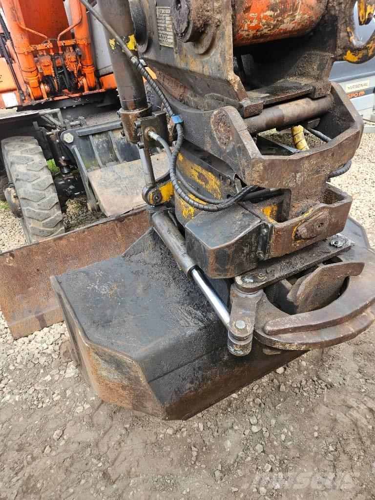 Fiat-Hitachi EX165W Bageri na kotačima