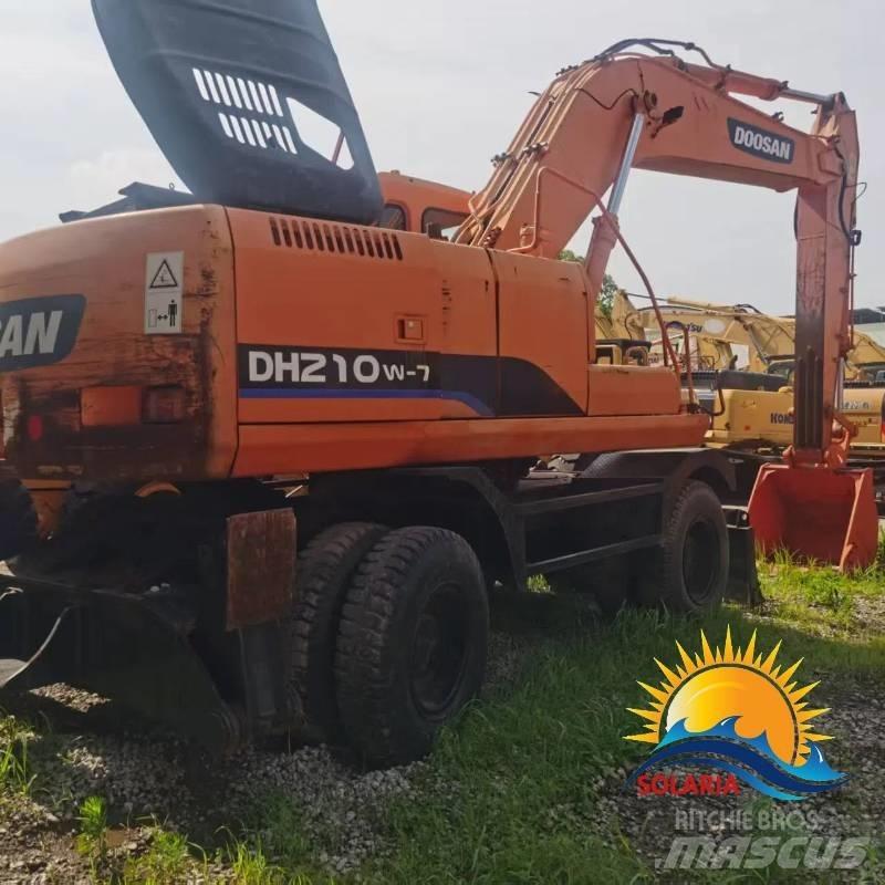 Doosan DH 210 W Bageri na kotačima