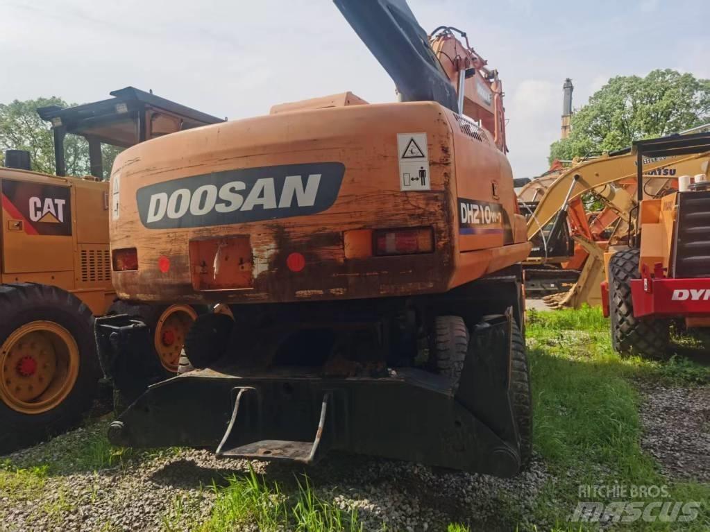 Doosan DH 210 W Bageri na kotačima