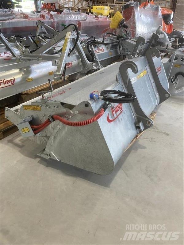 Fliegl Power Pro 260 Strojevi za metenje