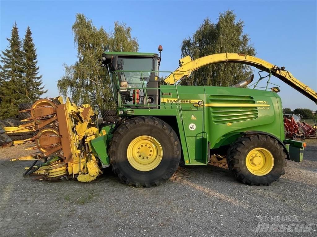 John Deere 7750 Strojevi za krmu na vlastiti pogon