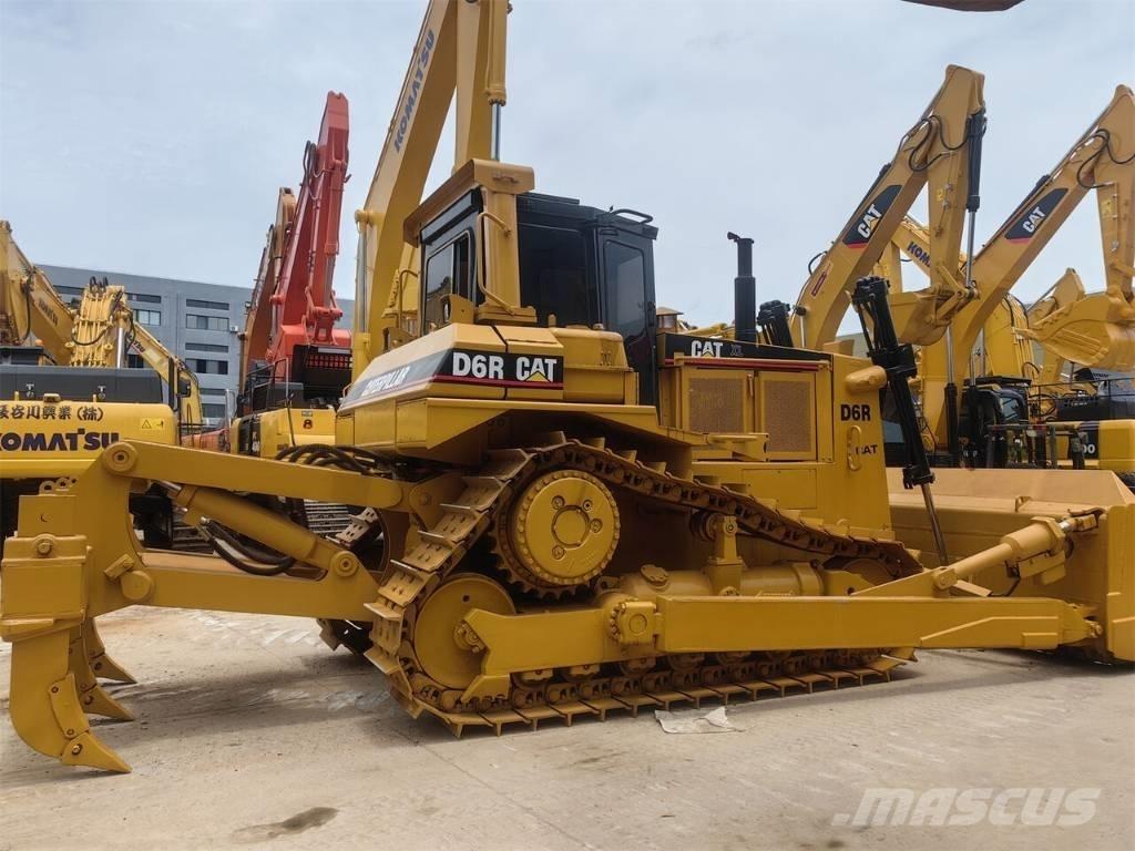 CAT D 6 R Buldožeri gusjeničari