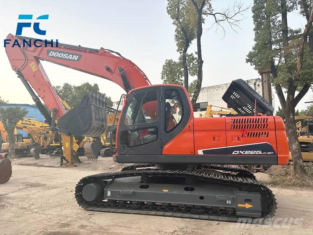 Doosan DX 225 LC Bageri gusjeničari