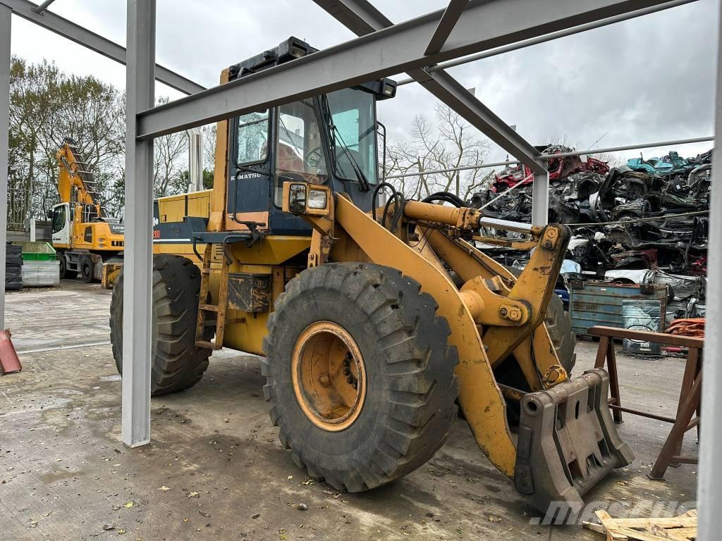 Komatsu WA200 Utovarivači na kotačima