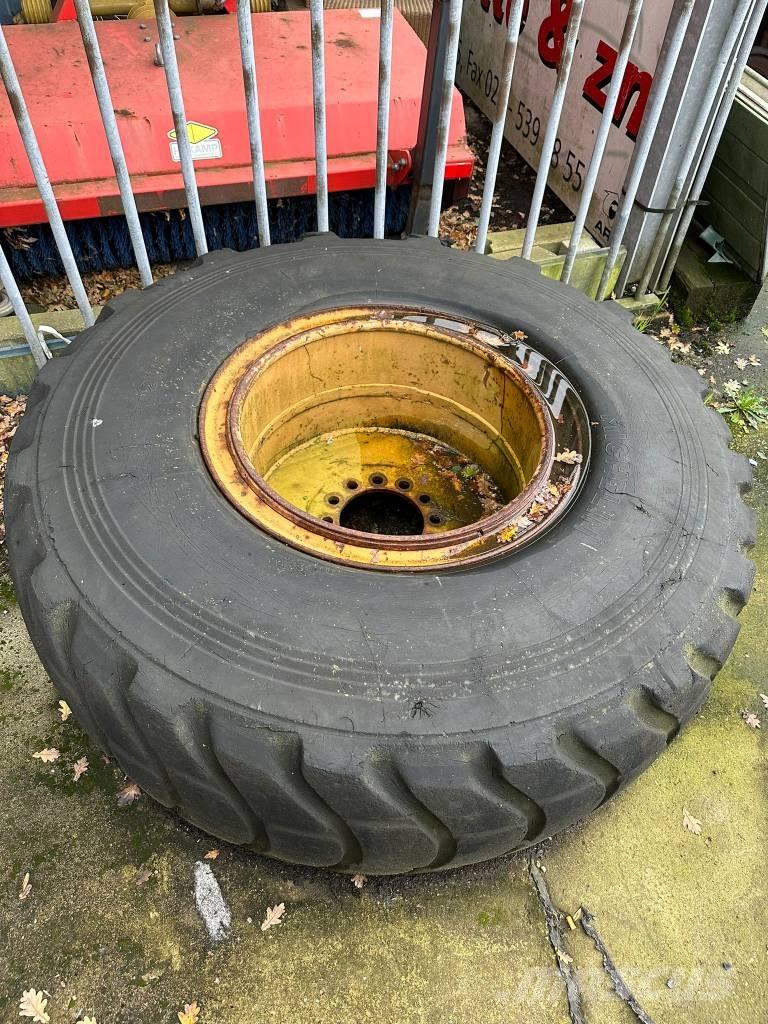 Komatsu WA200 Utovarivači na kotačima