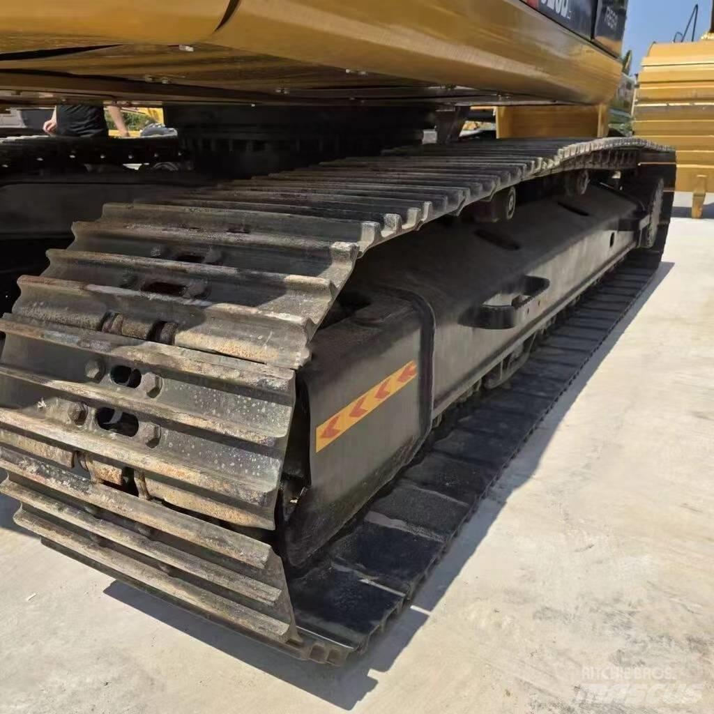 CAT 323 D Bageri gusjeničari