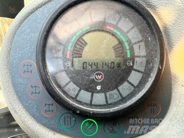 Neuson 9503 Bageri na kotačima