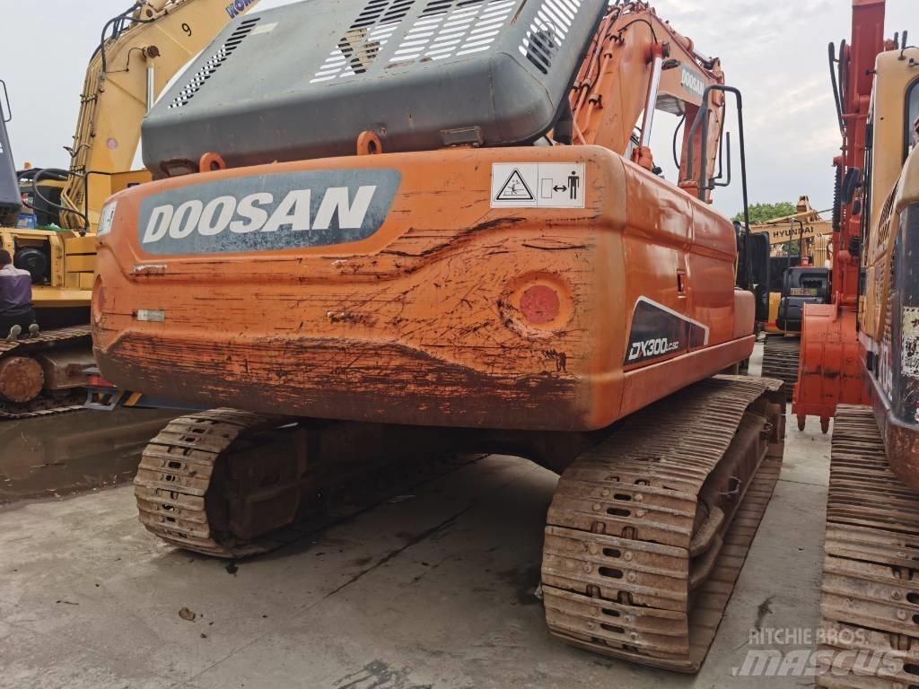 Doosan DX 300 LC Bageri gusjeničari