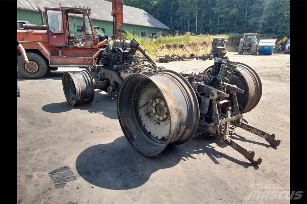 Valtra T213 Traktori