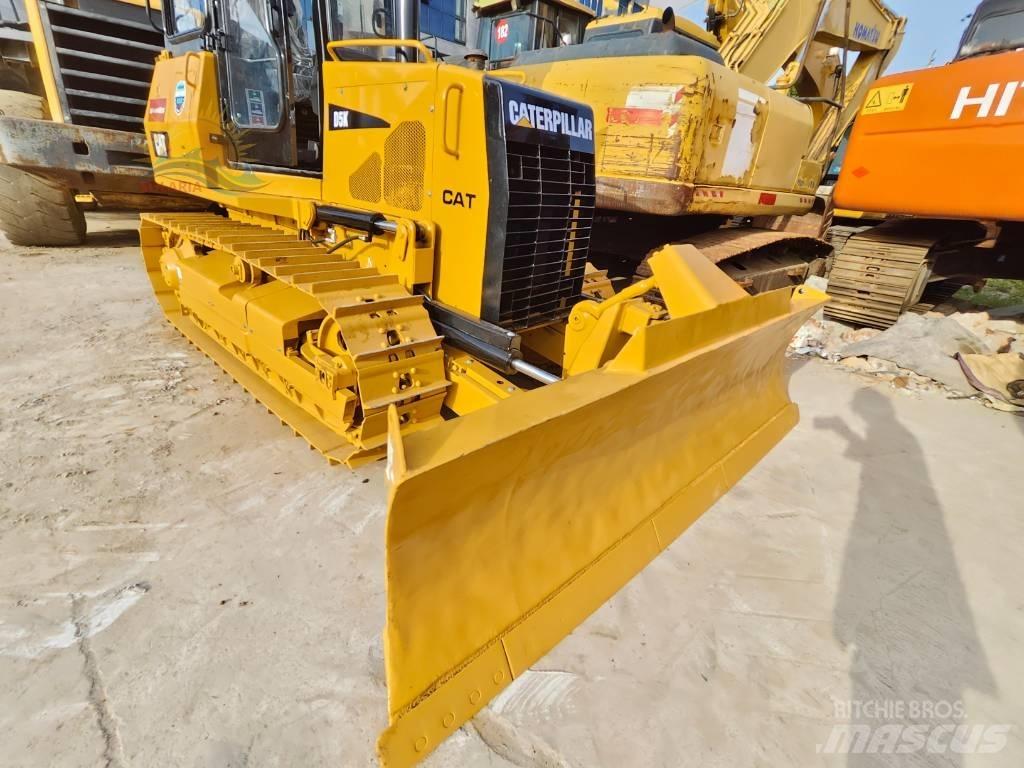 CAT D 5 K Buldožeri gusjeničari