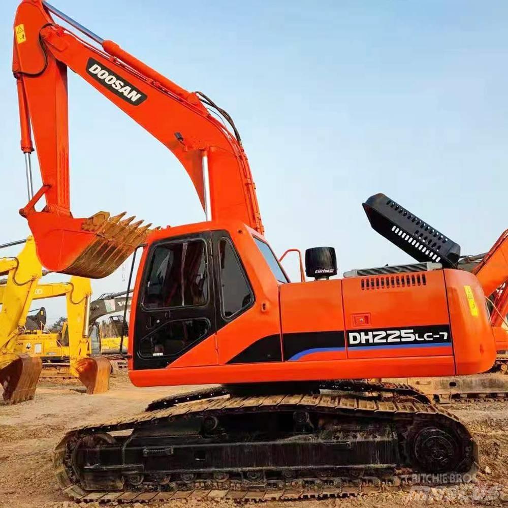 Doosan 225 Bageri gusjeničari