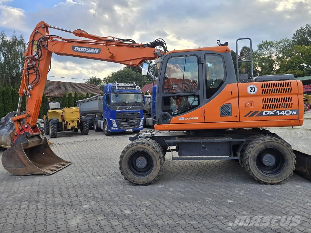 Doosan DX 140-W Bageri na kotačima