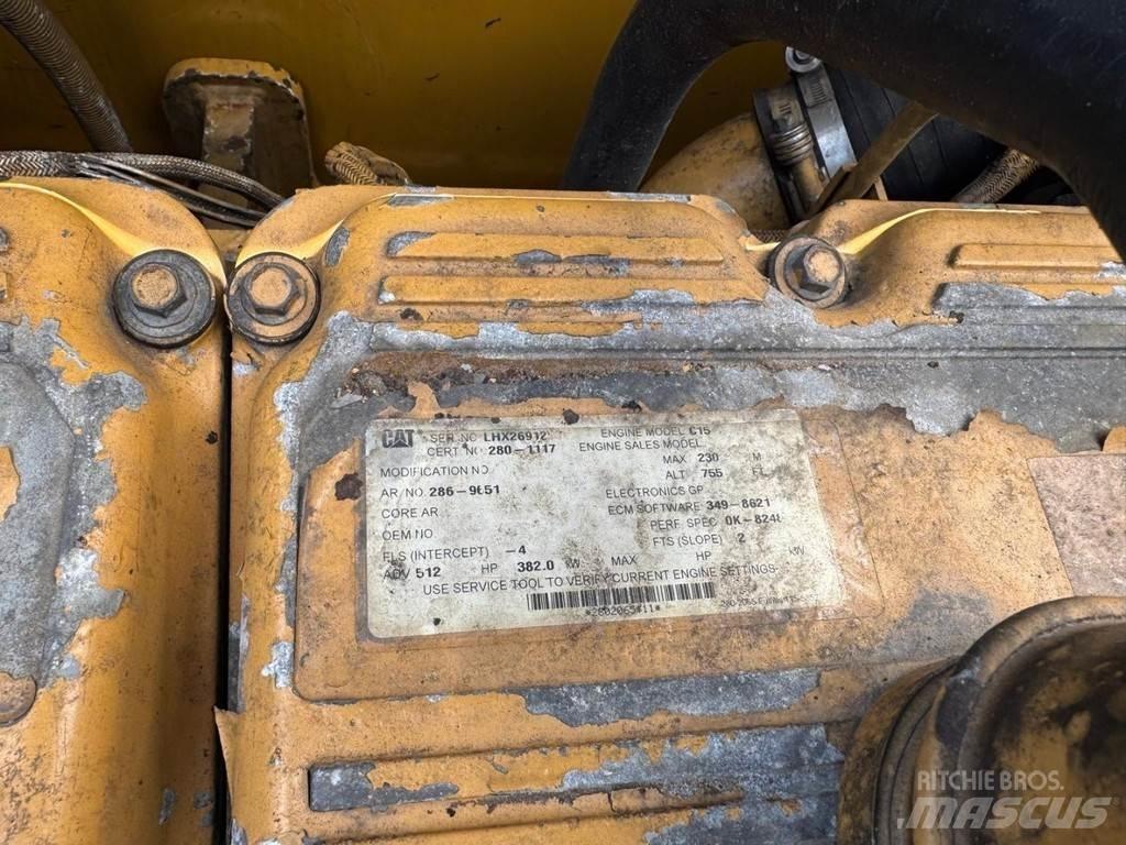 CAT 374DL Bageri gusjeničari